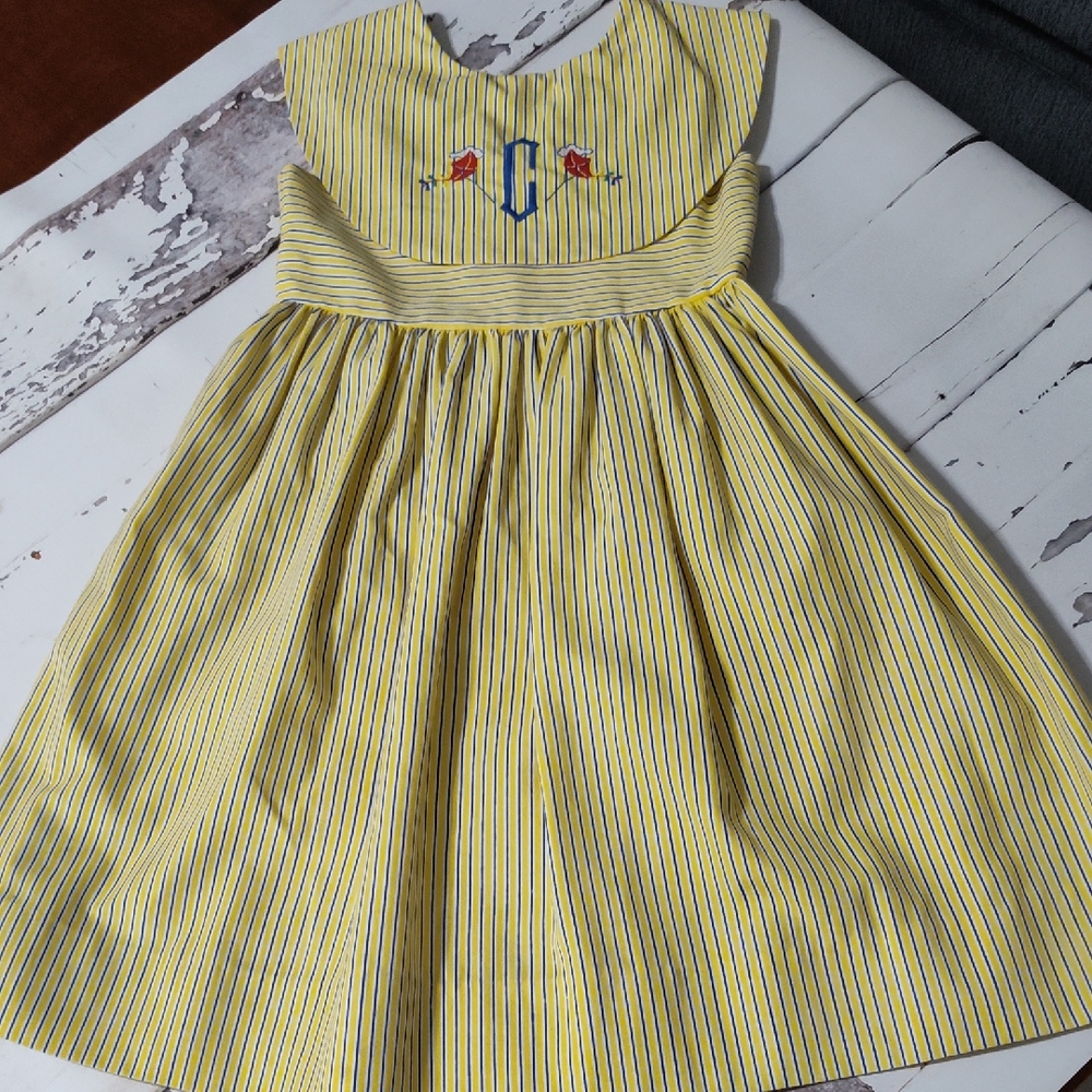 Fast Friends Monogram C Dress Kites Size 6x Vintage Yellow And Blue Stripes